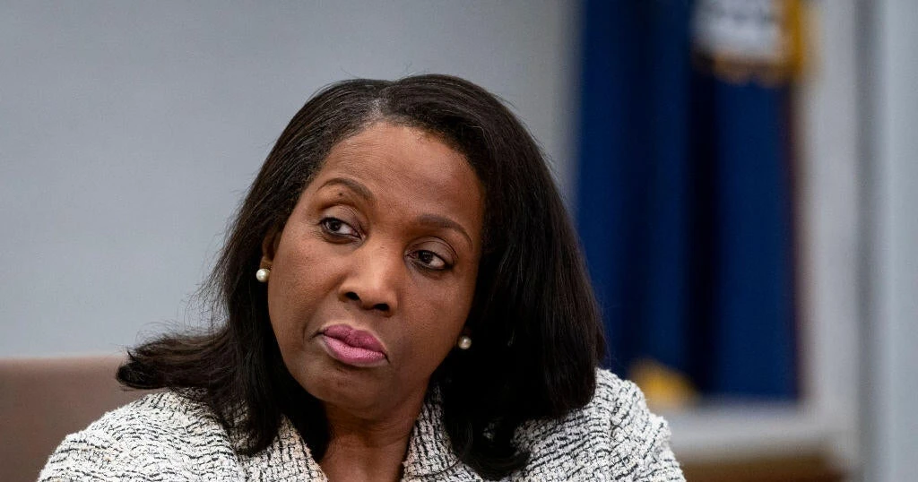 Appeals court says Lisa Cook can remain Fed governor, rejecting Trump's bid to fire her