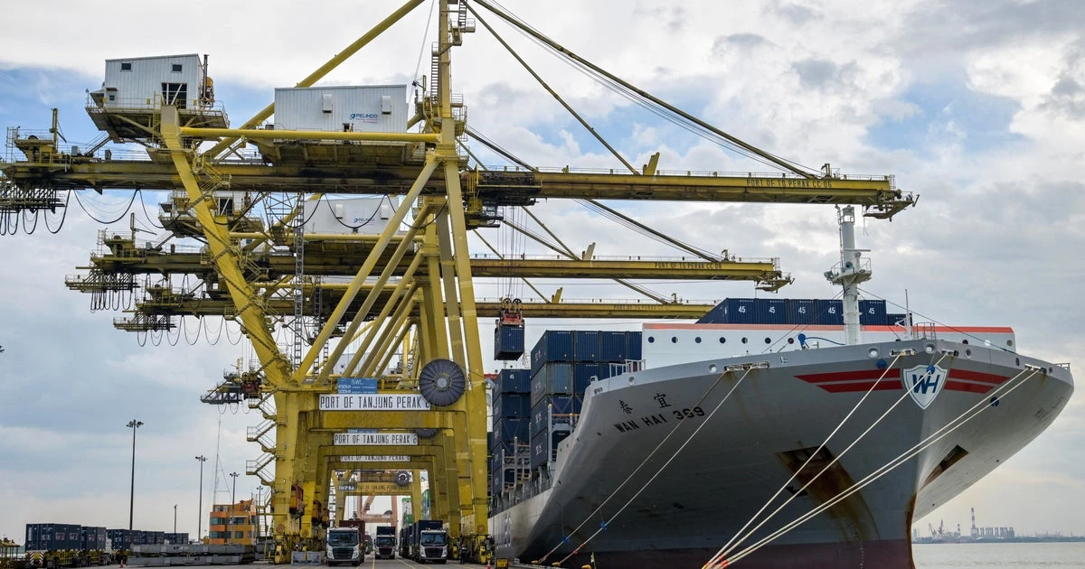 Trump announces up to 40% tariffs on 7 nations, set to take effect August 1