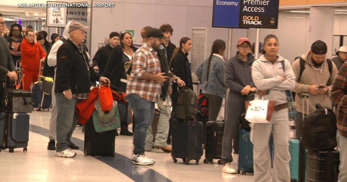 Eye Opener: Record breaking holiday travel expected this week