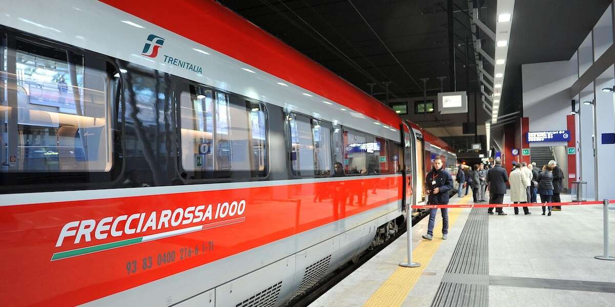 Ci sono grossi ritardi dei treni tra Firenze e Roma per un guasto alla linea elettrica