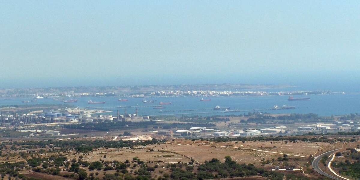 Una nave cisterna della Marina militare rifornirà d’acqua la provincia di AgrigentoÈ stata chiesta dalla Regione Sicilia per far fronte all'emergenza dovuta alla grave siccità degli ultimi mesi