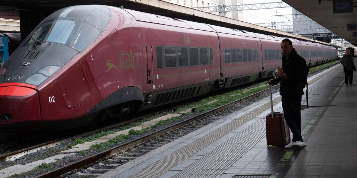 Ci sono forti rallentamenti sulla linea ferroviaria ad alta velocità fra Firenze e Bologna