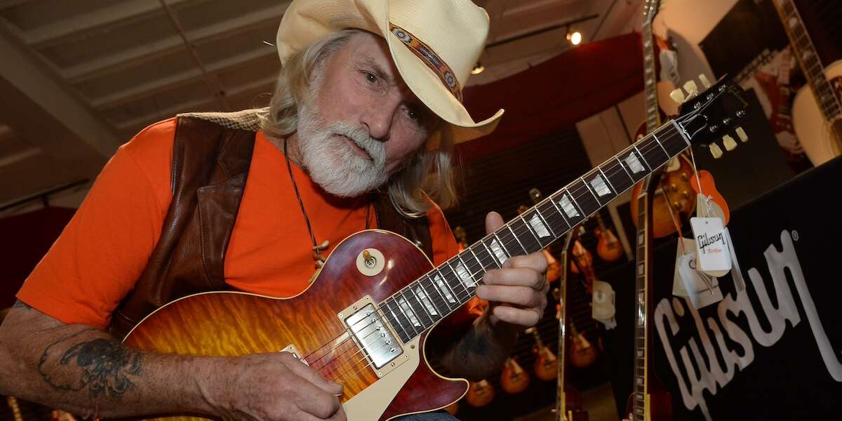 È morto a 80 anni Dickey Betts, cofondatore della Allman Brothers Band, una delle più note band statunitensi di blues rock degli anni Settanta