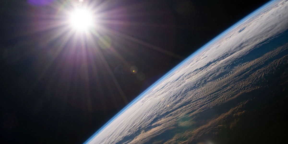 Oggi il Sole illuminerà quasi tutti nello stesso momento