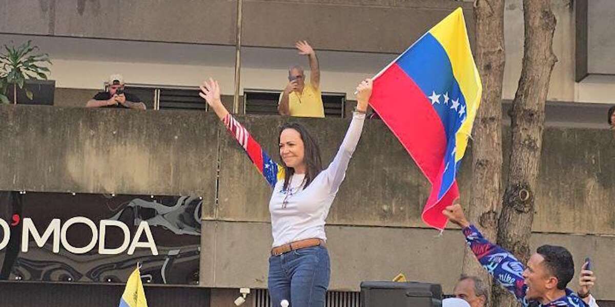 In Venezuela la leader dell’opposizione è tornata allo scopertoMaría Corina Machado era in clandestinità da agosto: sono iniziate le proteste contro il nuovo mandato di Nicolás Maduro