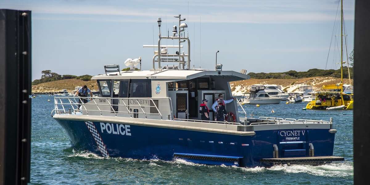 In Australia tre persone sono morte nello schianto di un piccolo aereo vicino all’isola di Rottnest, una località turistica