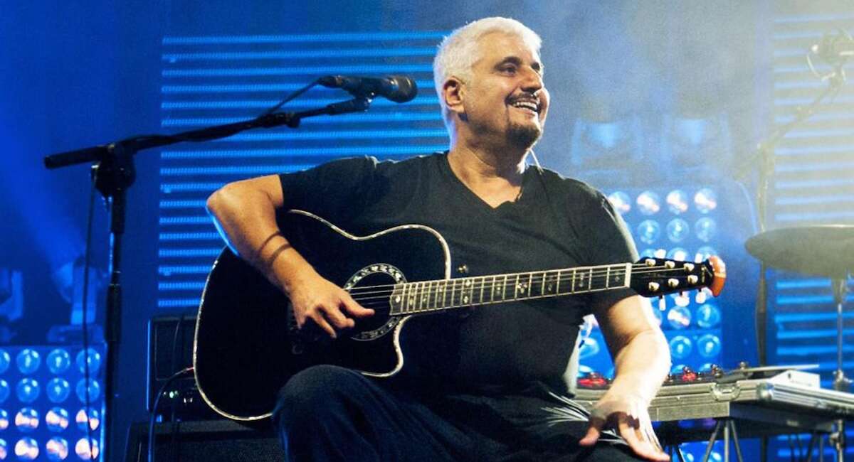 Pino Daniele reinventò la musica di NapoliMorì dieci anni fa dopo aver trovato un incastro unico tra canzone popolare, blues e jazz, sempre con la sua chitarra in mano