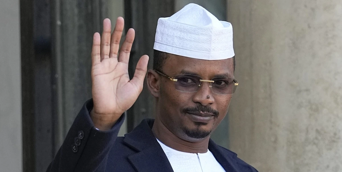 Il capo della giunta militare del Ciad ha vinto le elezioni presidenziali, come previstoDopo avere escluso dalle liste elettorali i suoi oppositori più importanti, Mahamat Idriss Déby ha sconfitto il primo ministro Succès Masra, consolidando il potere ottenuto in modo incostituzionale nel 2021
