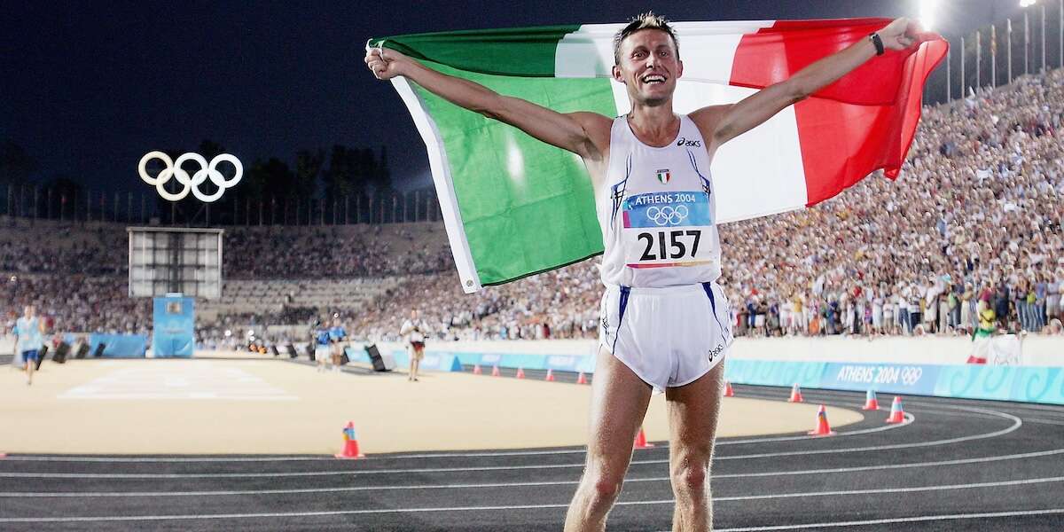 Vincere la maratona olimpica in GreciaQuella che partiva proprio da Maratona, con la M maiuscola, e arrivava ad Atene: ci riuscì vent'anni fa Stefano Baldini, che non era favorito ma arrivò alla gara in condizioni irripetibili