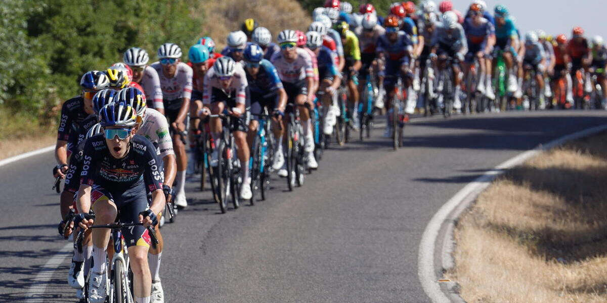 Per ora la Vuelta a España è molto incerta e divertenteNei primi nove giorni della corsa ciclistica spagnola ci sono stati diversi colpi di scena, tra cui una “fuga bidone” che ha prodotto fin qui un leader a sorpresa: Ben O'Connor