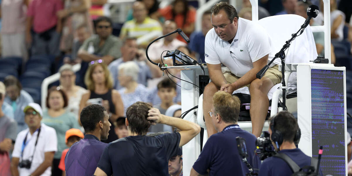 Ma l’arbitro, nel tennis, a cosa serve?Se ne sta riparlando dopo due recenti situazioni in cui per prendere la decisione giusta sarebbe bastato guardare un replay accessibile a tutti, tranne che all'arbitro