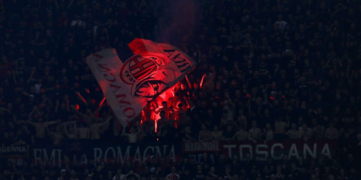 L’inchiesta sul tifo organizzato di Inter e Milan, in ordineDono stati arrestati alcuni dei membri più importanti delle due tifoserie, che avrebbero avuto rapporti molto diretti con le rispettive società