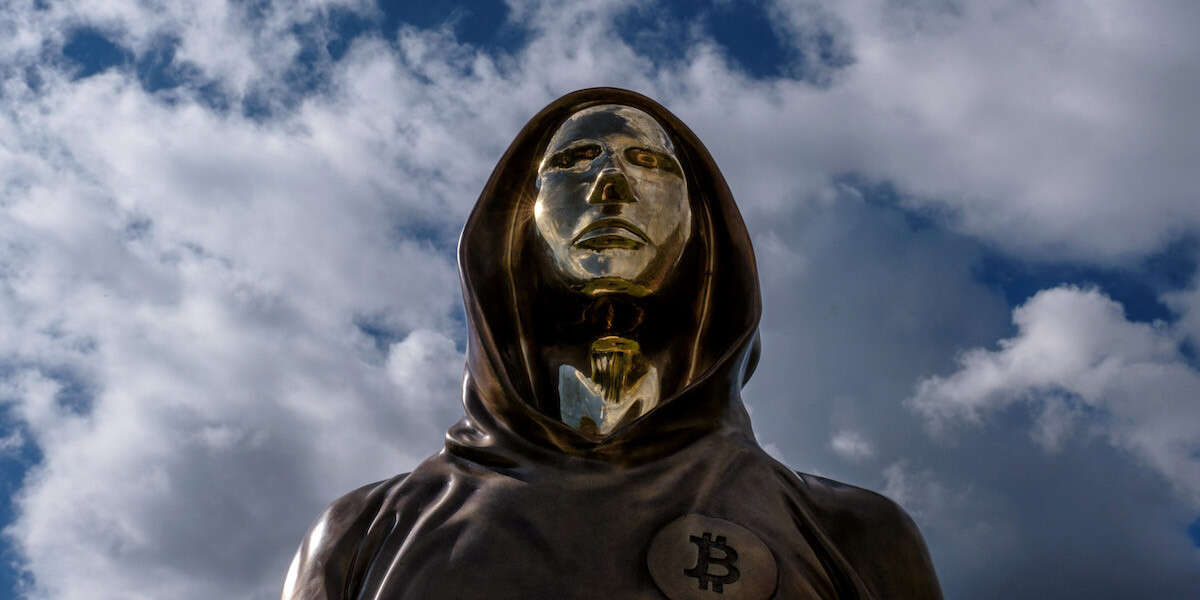 C’è una nuova ipotesi sull’identità dell’inventore dei BitcoinIn un nuovo documentario si ipotizza che dietro lo pseudonimo di Satoshi Nakamoto ci sia uno sviluppatore canadese, che però nega