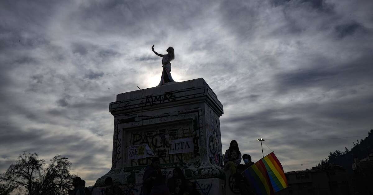 In Cile la memoria storica è una questione complessaOgni tema provoca scontri, a partire dalla dittatura: le polemiche coinvolgono statue, tombe e macerie del palazzo presidenziale