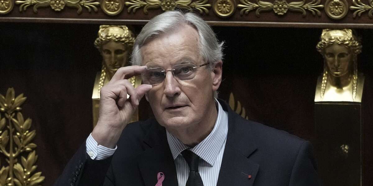 L’economia francese ha davanti tempi duriIl nuovo primo ministro Michel Barnier ha descritto una situazione dei conti pubblici molto negativa, e perciò ha proposto un piano di risanamento particolarmente severo