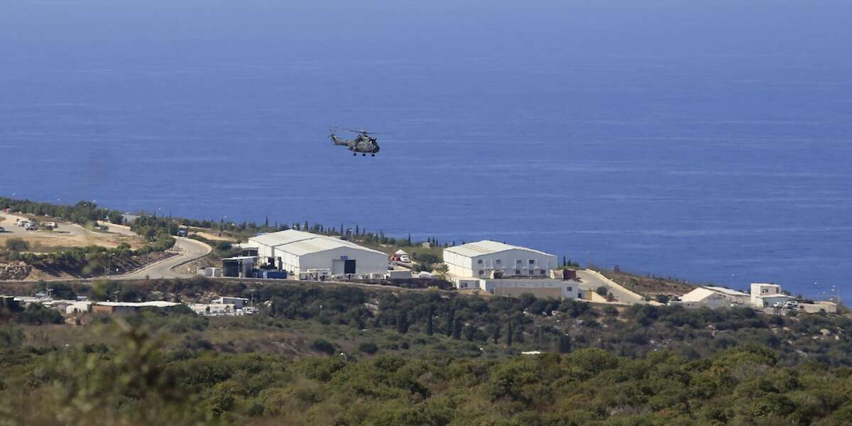 Israele ha attaccato di nuovo le basi ONU nel sud del Libanoha sparato contro una torretta di osservazione sulla strada tra la base di Naqura e la città di Tiro, ferendo due soldati del contingente dello Sri Lanka