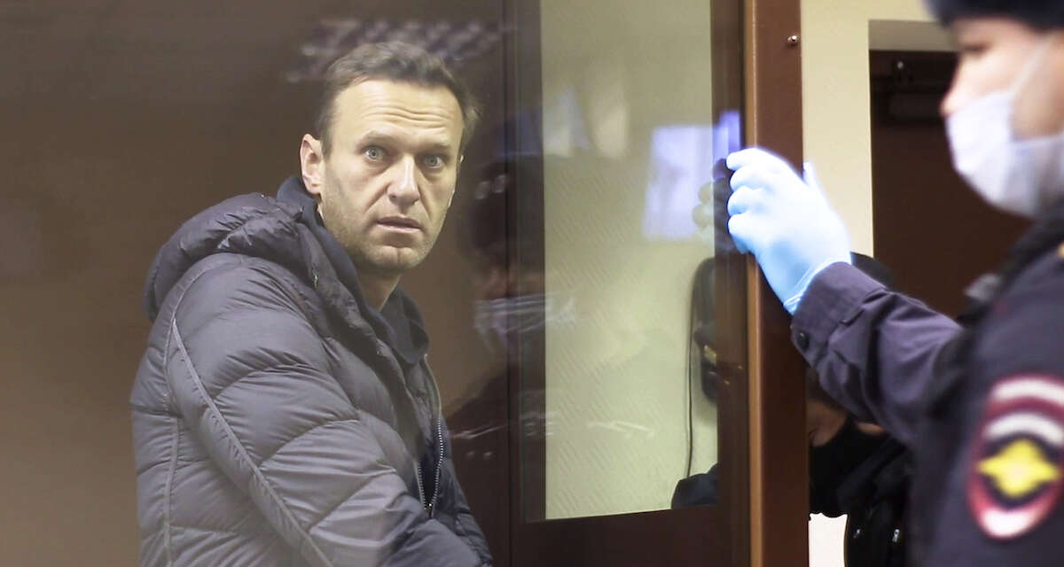 Le mail che descrivono i maltrattamenti subiti in carcere da Alexei NavalnySono state pubblicate dal giornale russo indipendente Meduza, e rivelano tutti i modi che le autorità usavano per peggiorargli la vita e negargli le cure