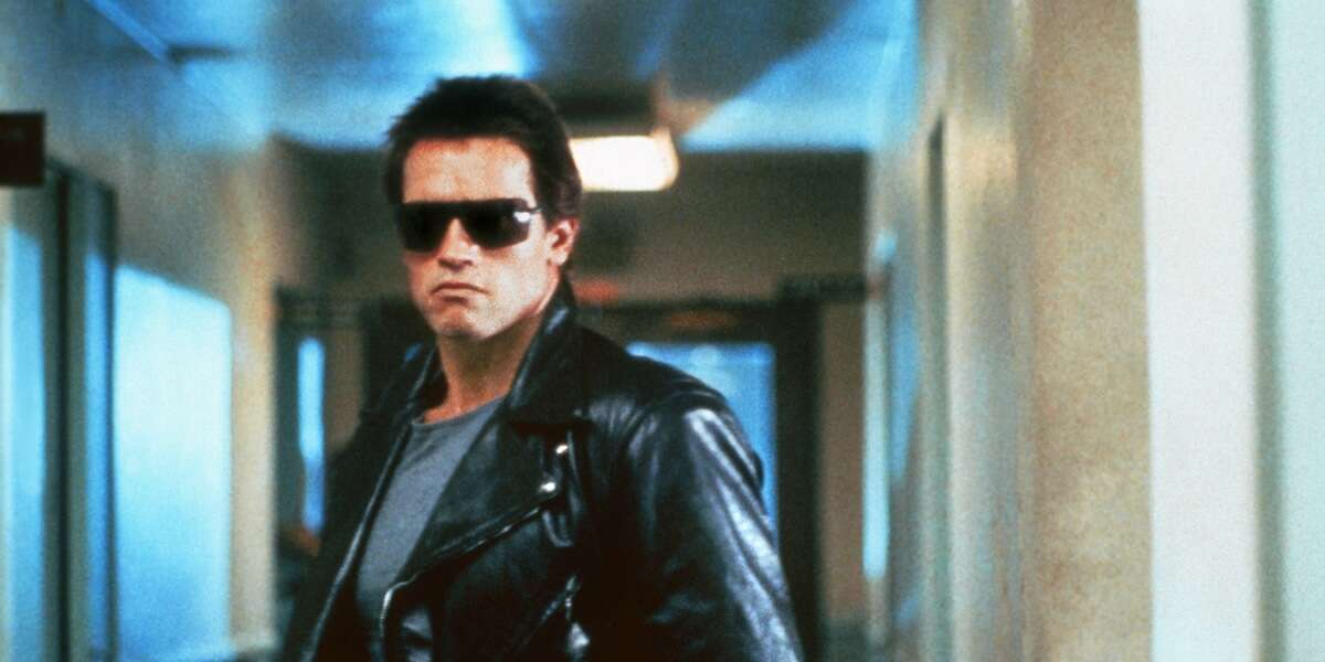 Come Terminator diventò un riferimento culturaleFu il primo successo di James Cameron e il primo film di una serie che rese popolari l’immagine del robot spietato e una certa idea di futuro