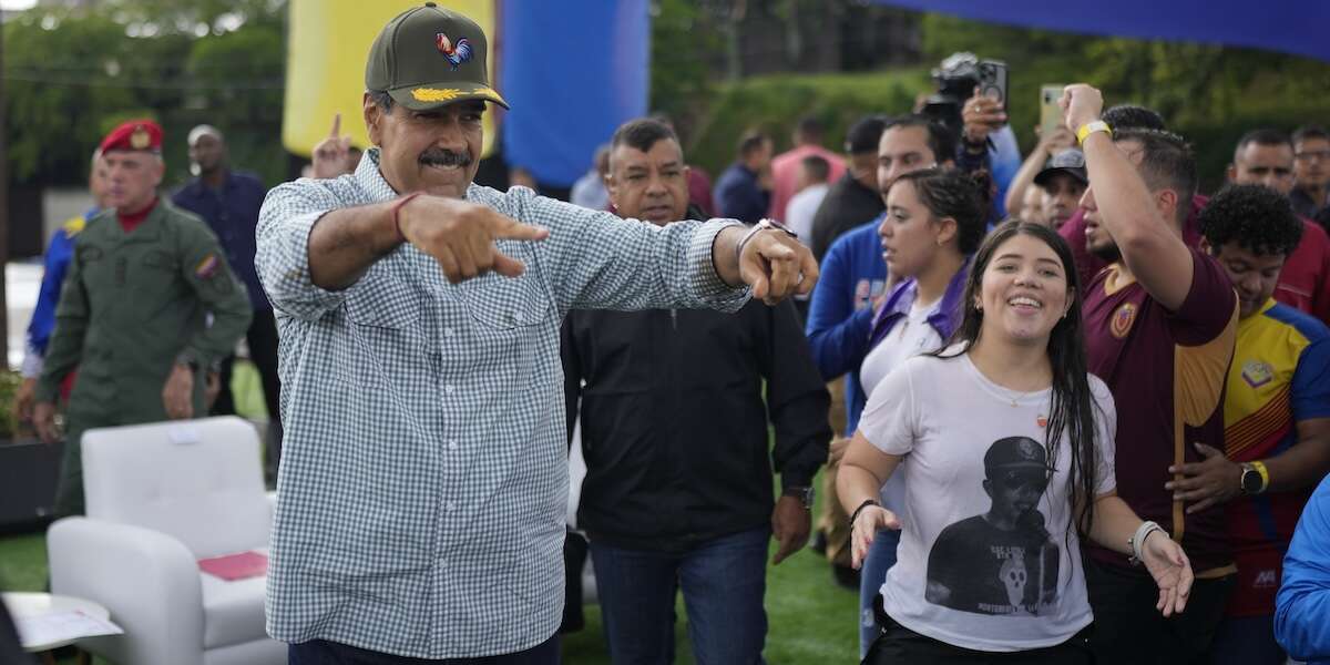 Il Venezuela ha annullato i passaporti a decine di attivisti e giornalisti oppositori del presidente Nicolás Maduro