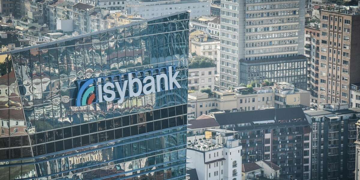 L’Antitrust ha chiuso l’istruttoria sul trasferimento dei clienti di Intesa Sanpaolo a IsybankHa ritenuto superati i problemi di trasparenza legati al passaggio di oltre 2 milioni di clienti di Intesa Sanpaolo a Isybank, iniziato lo scorso ottobre e criticato da molti dei correntisti coinvolti