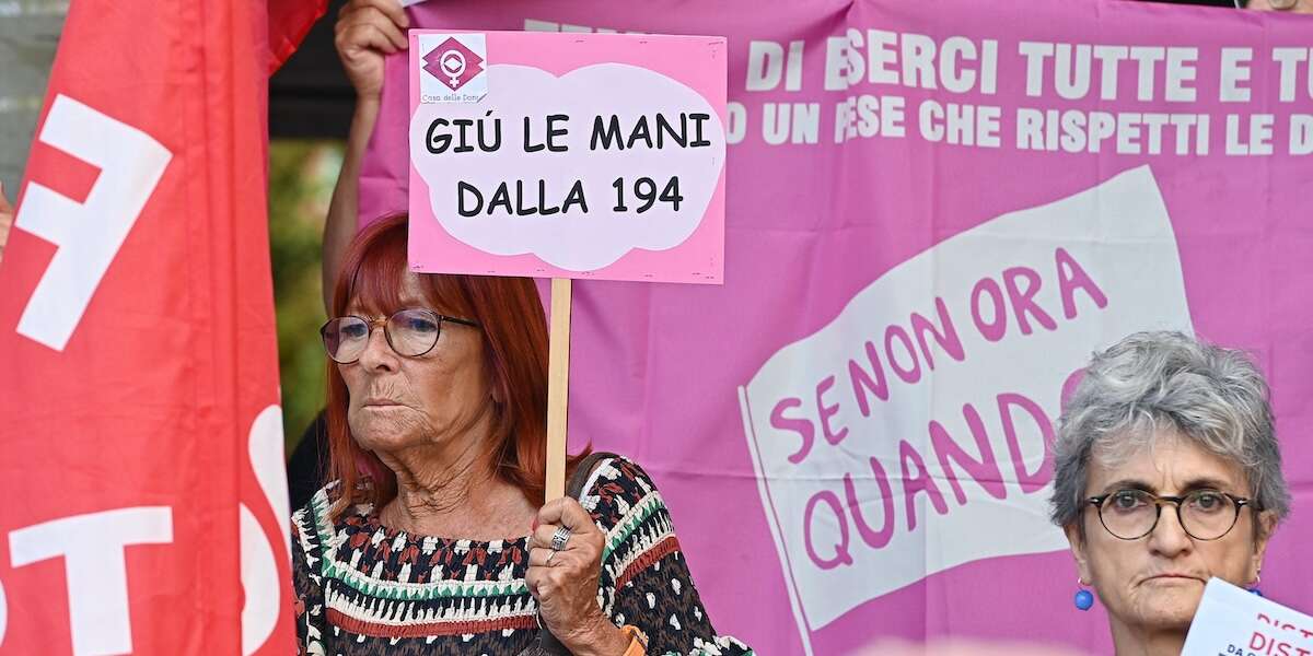 Alla fine a Torino ha aperto la contestata “stanza per l’ascolto”È uno sportello per le donne che vogliono abortire, in un ospedale pubblico e finanziato con fondi pubblici, ma gestito da un'associazione antiabortista