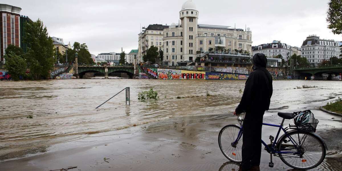 Come mai Vienna non è finita sott’acquaIn gran parte è merito della Donauinsel, una grande isola artificiale costruita negli Settanta e Ottanta e che ha un ruolo fondamentale nel regolare il flusso del Danubio