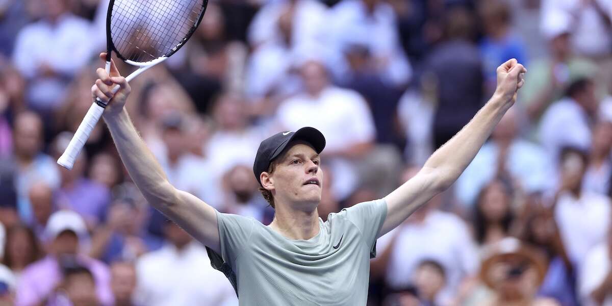 Jannik Sinner ha vinto gli US OpenIl tennista italiano numero 1 al mondo ha battuto in finale lo statunitense Taylor Fritz: è il secondo Slam della sua carriera