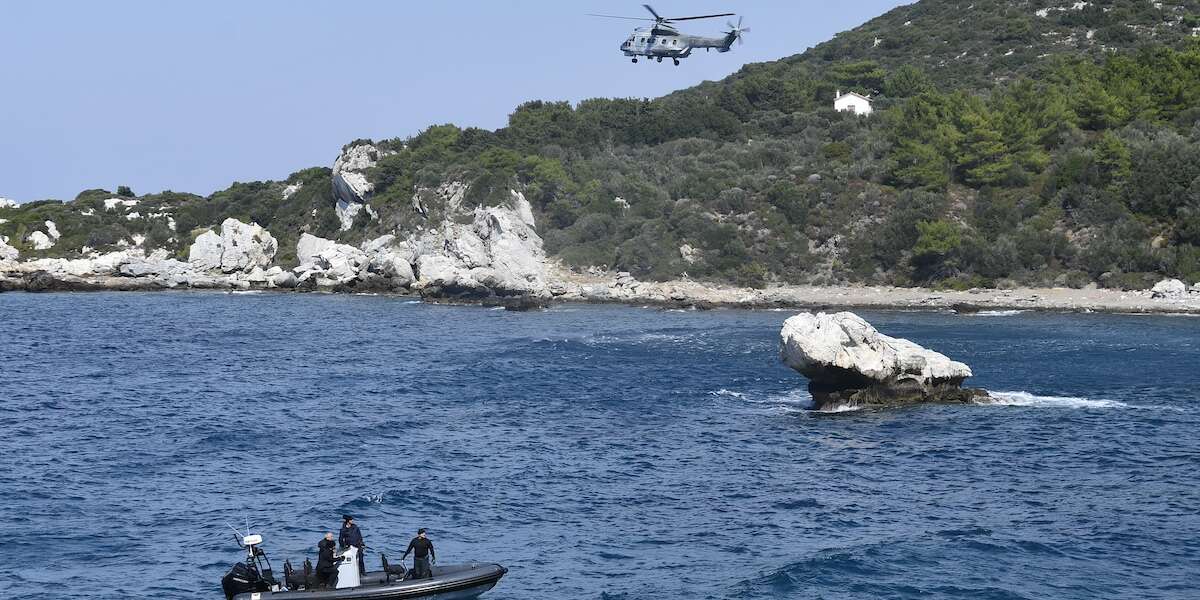 Almeno quattro persone migranti sono morte in un naufragio vicino all’isola greca di Samos