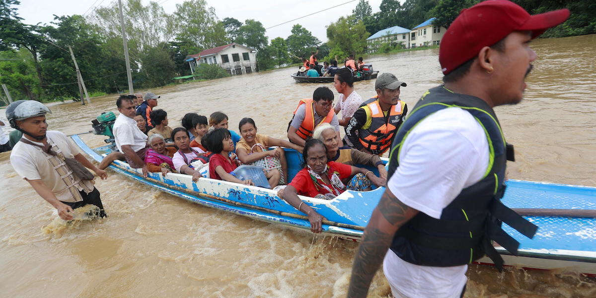 In Myanmar decine di persone sono morte e migliaia hanno lasciato le loro case a causa del tifone Yagi