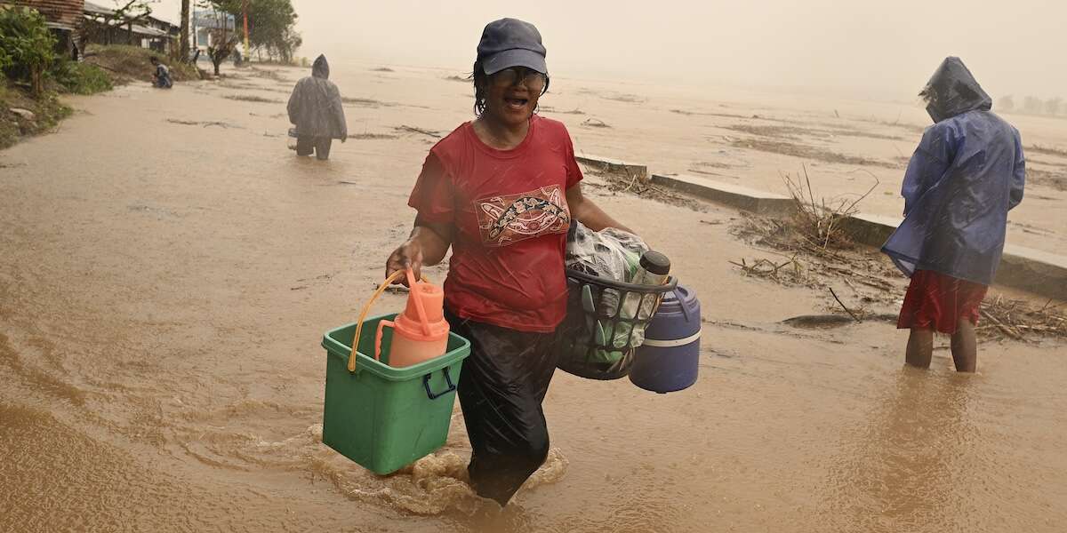 Nelle Filippine più di 8mila persone sono state evacuate per l’arrivo del quarto tifone in un mese