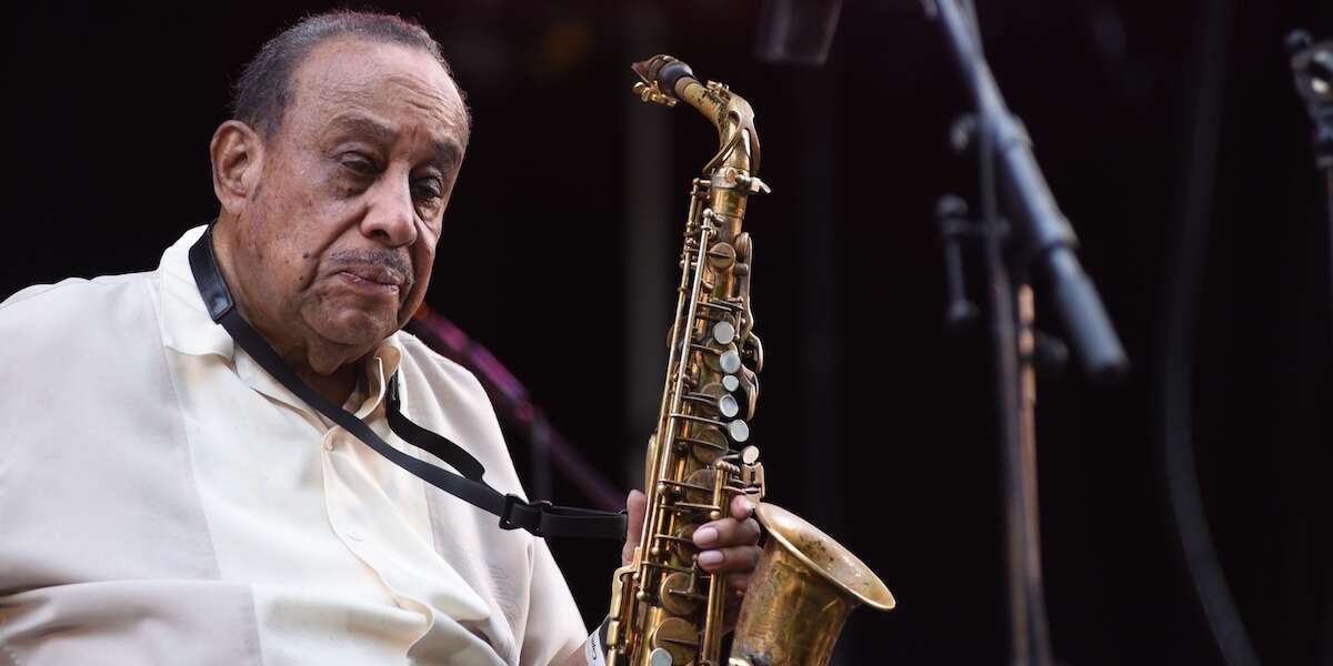 È morto a 98 anni il sassofonista jazz Lou Donaldson, che suonò in diversi importanti dischi della Blue Note degli anni Cinquanta