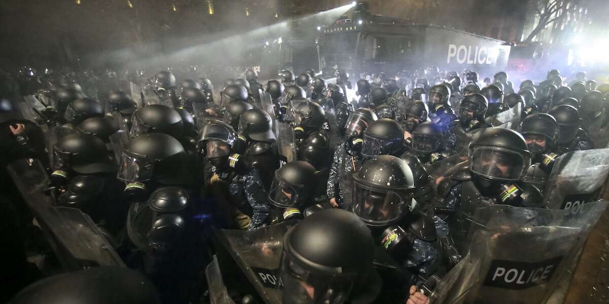 In Georgia la polizia ha arrestato altre 107 persone nelle proteste contro il governo