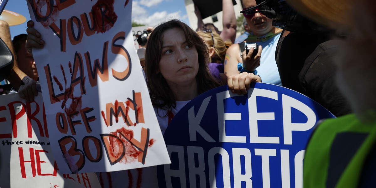 I referendum per proteggere il diritto all’aborto sono andati bene quasi ovunqueIn dieci stati americani si votata per inserire la possibilità di interrompere legalmente la propria gravidanza in Costituzione: soltanto tre hanno bocciato la proposta