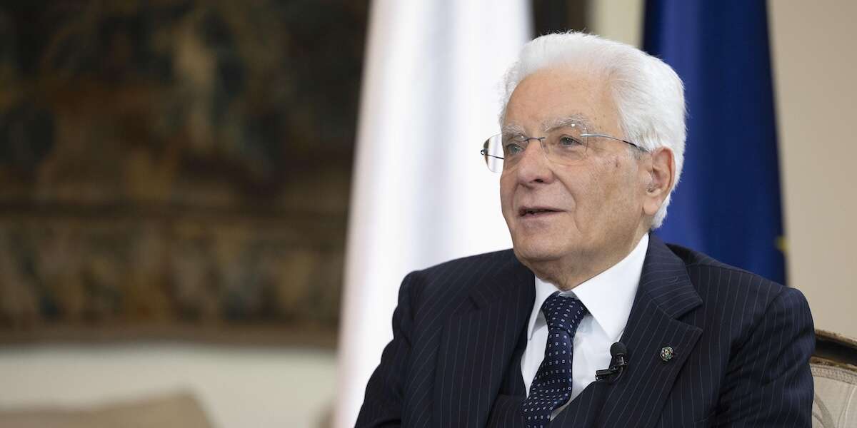 Sergio Mattarella si è arrabbiato con Elon MuskPer un tweet con cui il miliardario aveva criticato la scelta dei giudici italiani di non convalidare i trattenimenti dei migranti in Albania