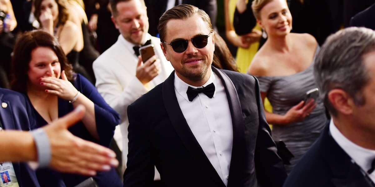 Di Leonardo DiCaprio è difficile stancarsiA cinquant'anni è considerato tra i più grandi attori di Hollywood viventi, per il suo talento ma anche per la sua bravura nello scegliere solo i film e i registi giusti