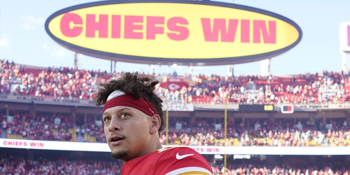 I Kansas City Chiefs e l’obiettivo della “stagione perfetta”Sono ancora imbattuti nel campionato di football americano e puntano a vincere il terzo Superbowl di fila senza perdere nemmeno una partita