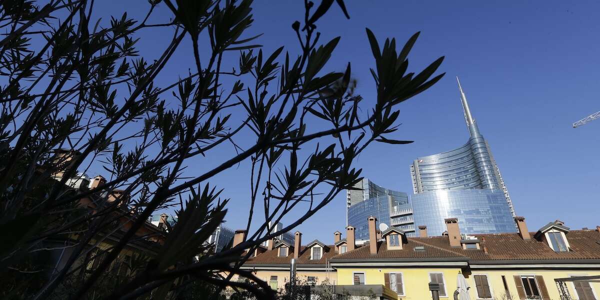 Unicredit vuole comprare Banco BPMHa fatto una cosiddetta Offerta Pubblica di Scambio agli azionisti di una delle prime dieci banche italiane per dimensione