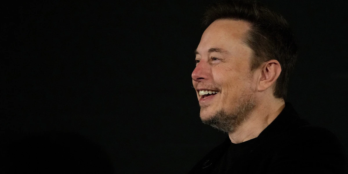 Anche Elon Musk ha presentato al pubblico un suo chatbot, chiamato “Grok”