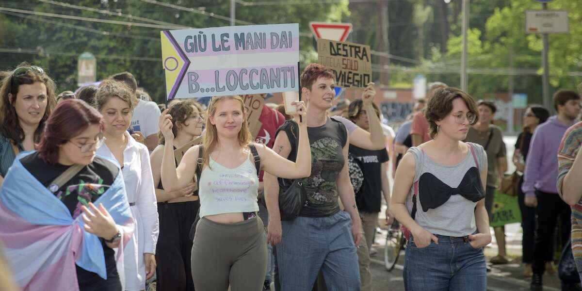 Il parere del Comitato nazionale di bioetica sull’utilizzo dei bloccanti per la pubertà per i minorenni Dice che servono più studi per capirne meglio gli effetti, ma una parte dei suoi membri si è detta generalmente contraria a queste terapie