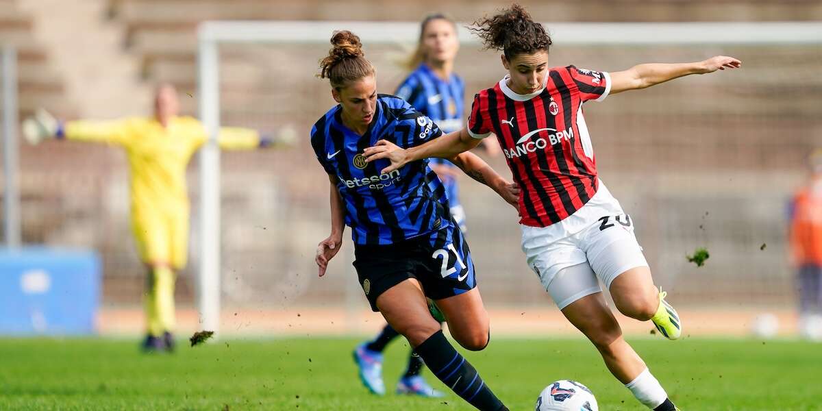 Il primo Milan-Inter femminile a San Siro, ma per casoIl fatto che si giochi lì è stato presentato come un evento storico, in realtà è stata una scelta obbligata e un po' improvvisata