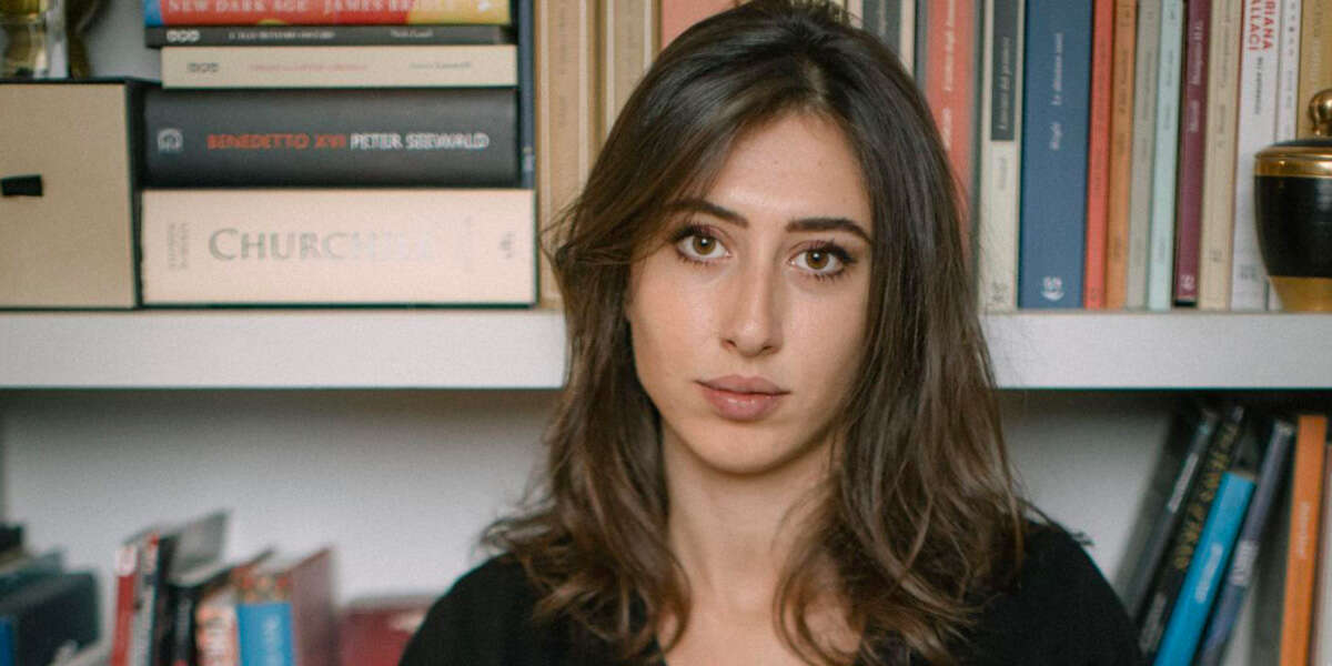 La giornalista Cecilia Sala è incarcerata in IranIl regime l’ha arrestata a Teheran più di una settimana fa e da allora si trova in una cella d’isolamento: il governo italiano sta trattando la sua liberazione