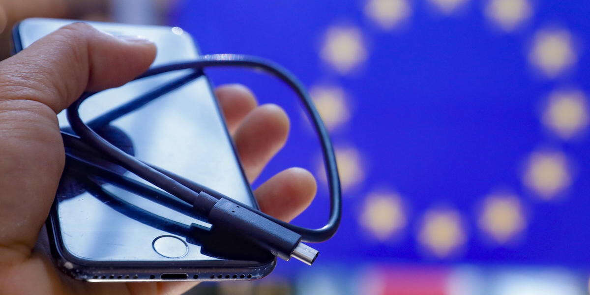 Tutti i dispositivi ricaricabili venduti d’ora in poi nell’Unione Europea dovranno avere una porta USB-C