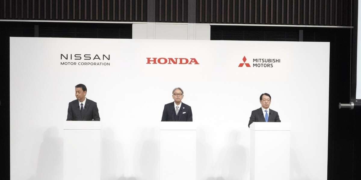 Honda, Nissan e Mitsubishi si vogliono fondereSono fra le principali aziende di auto in Giappone, e vogliono creare un gruppo ancora più grande per affrontare meglio la concorrenza cinese