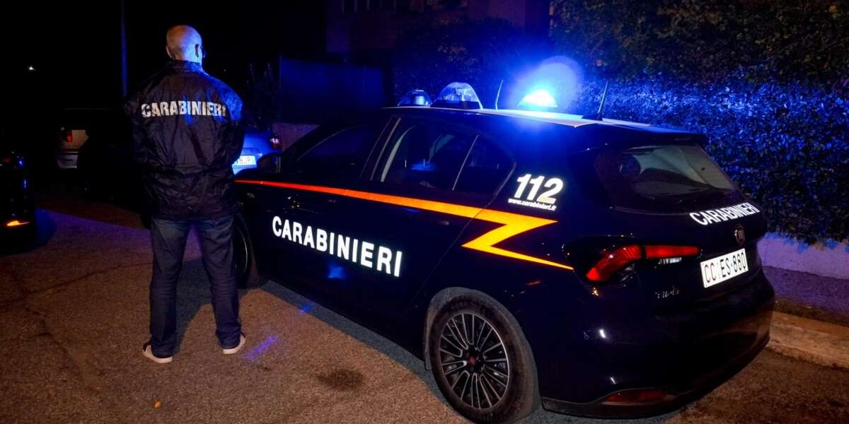 I carabinieri hanno arrestato quattro persone accusate di aver costituito un’associazione che sosteneva gruppi terroristici