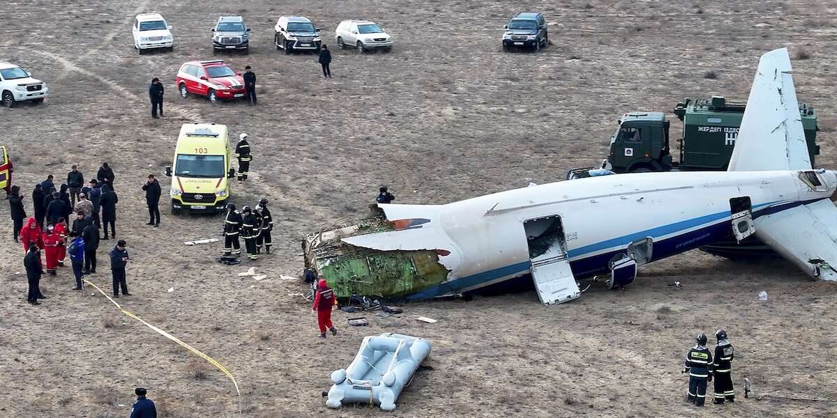 Azerbaijan Airlines ha sospeso i collegamenti con sette città russe dopo la caduta del suo aereo in Kazakistan