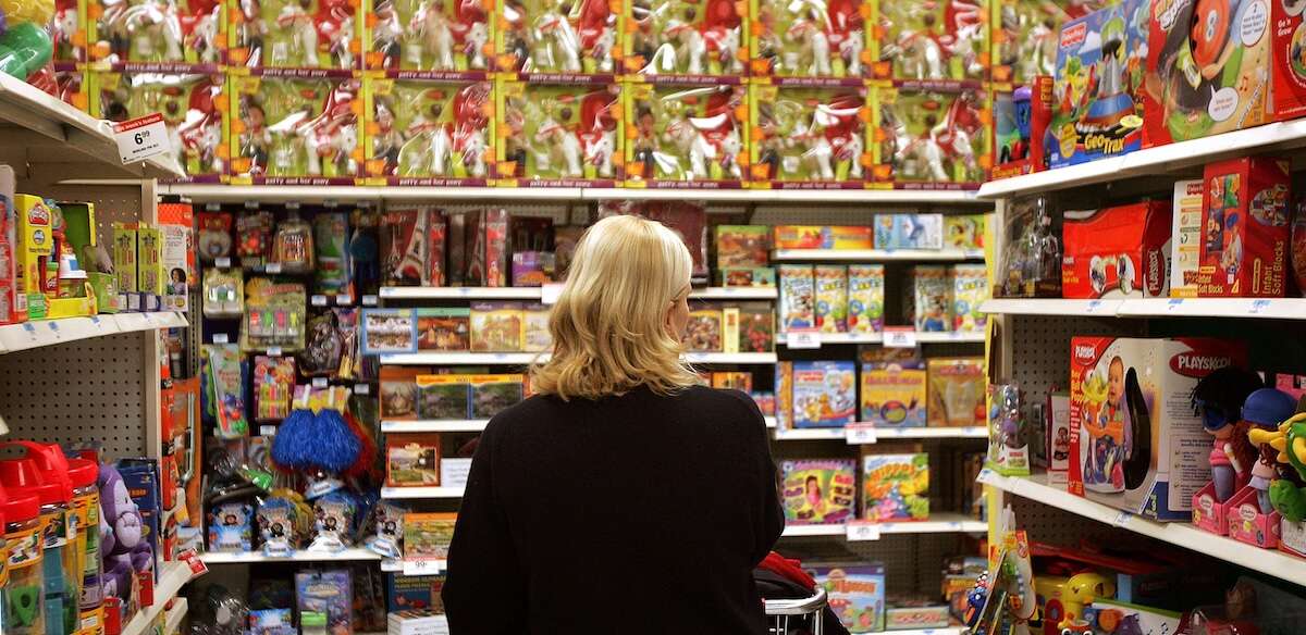 I bambini hanno troppi giocattoli?Molti genitori non sanno come gestirli, soprattutto ora che arrivano le feste, ma non è necessariamente un problema