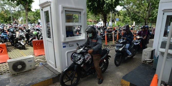 Anggota DPRD DKI Minta Transportasi Publik Diperbaiki Ketimbang Naikkan Tarif Parkir