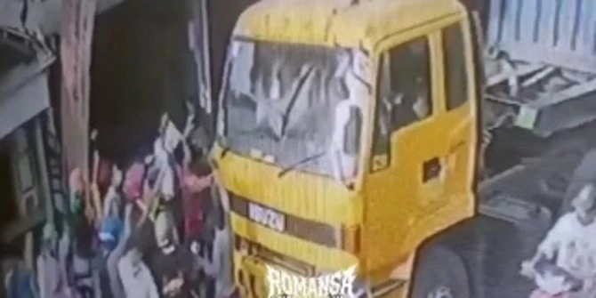 Buntut Pengeroyokan Supir Truk, Iring-iringan Mobil Jenazah Wajib Patuh Lalu Lintas