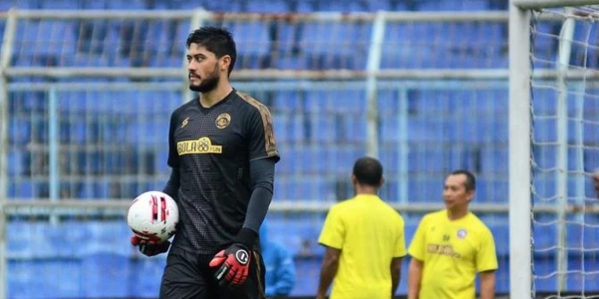 Liga 1: Claudio de Jesus Berharap Adilson Maringa Jaga Reputasi Kiper Brasil di Arema