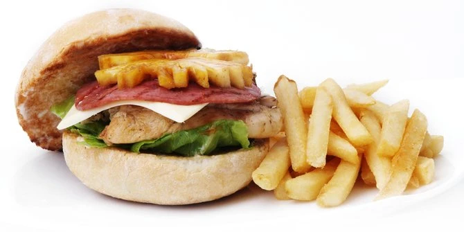 Polisi Pakistan Tangkap 19 Orang Staf Restoran karena Tak Diberi Burger Gratis